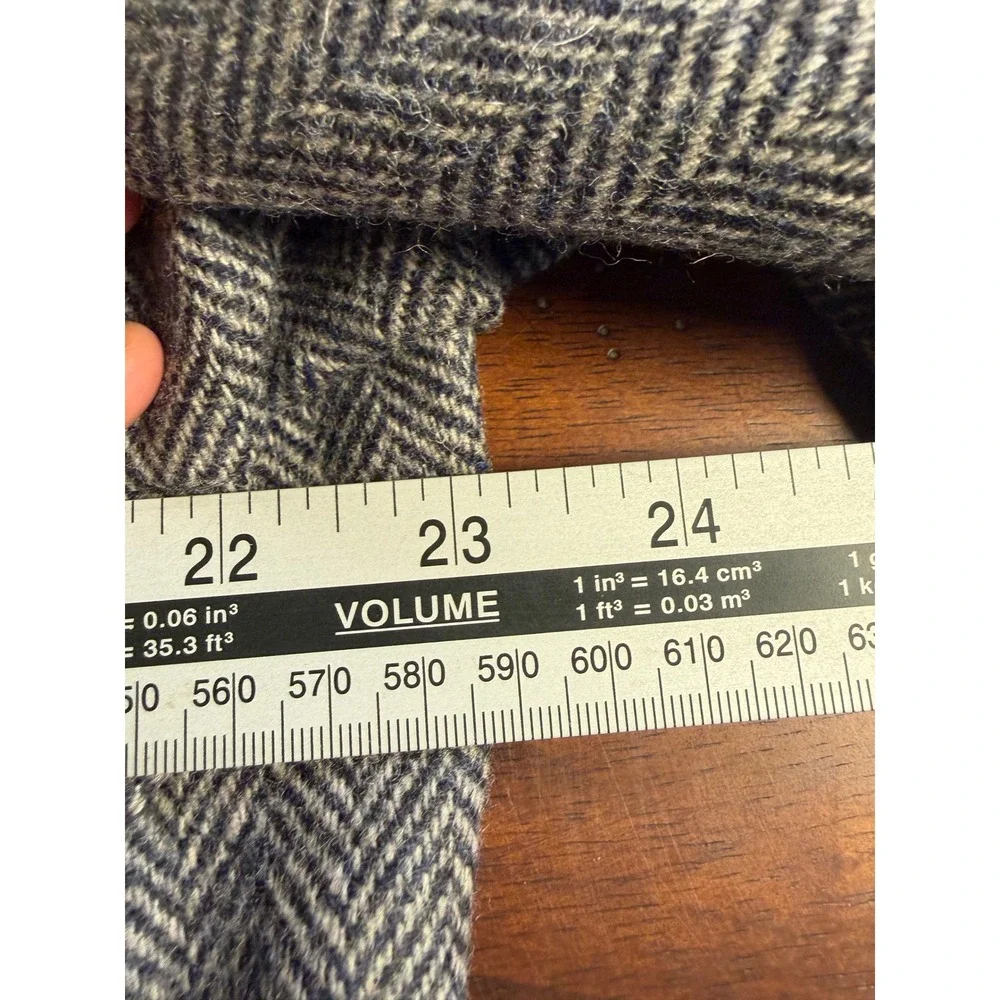 Lands End size estimated